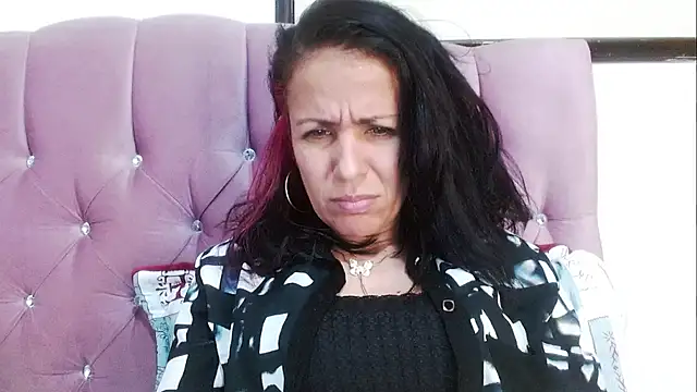 Snapshot of _karol__w chatting on 10.23.25 karol w online show from 10.23.25