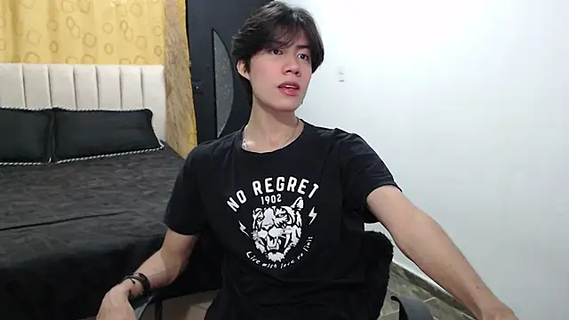 Snapshot of Elio-cam chatting on 01.22.25 Elio-cam online show from 01.22.25