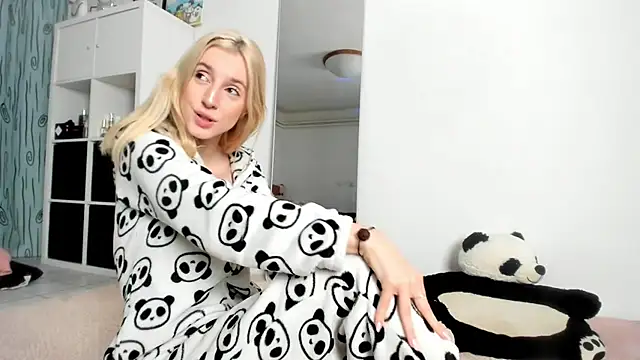 KenzieDawton online show from 11.05.25