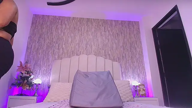 raven lilith  online show from 12.21.25