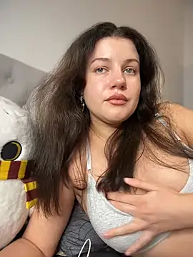 Snapshot of likaxxx chatting on 12.17.24 likaxxx online show from 12.17.24