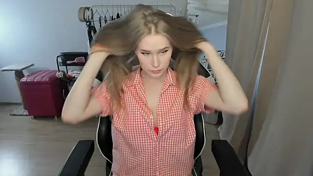 Snapshot of sexxy_potatoes chatting on 10.06.25 sexxy potatoes online show from 10.06.25