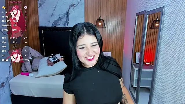 Snapshot of BIANCAROY1 chatting on 06.16.26 BIANCAROY1 online show from 06.16.26