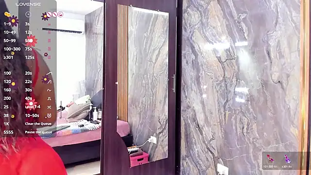 LauraSaenz01 online show from 07.07.26