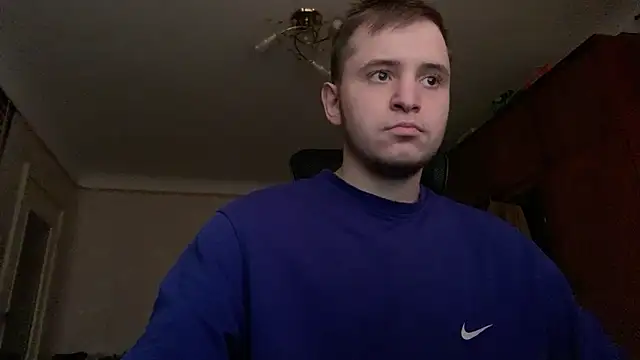 Snapshot of sweaticeboy chatting on 03.12.25 sweaticeboy online show from 03.12.25