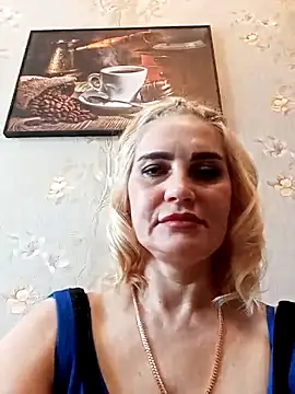 Snapshot of JennyOMay chatting on 04.14.26 JennyOMay online show from 04.14.26