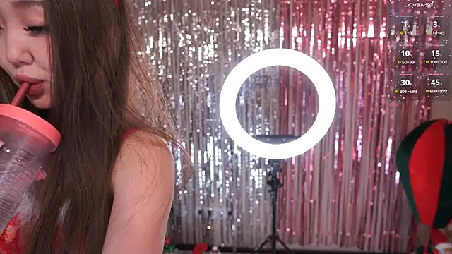 Snapshot of k_kimikooo chatting on 12.27.24 k kimikooo online show from 12.27.24