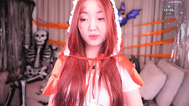 Snapshot of k_kimikooo chatting on 10.29.25 k kimikooo online show from 10.29.25