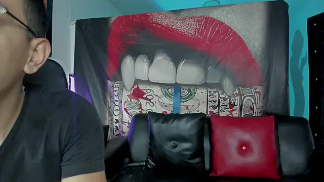 Snapshot of Strongernastyx chatting on 11.16.25 Strongernastyx online show from 11.16.25