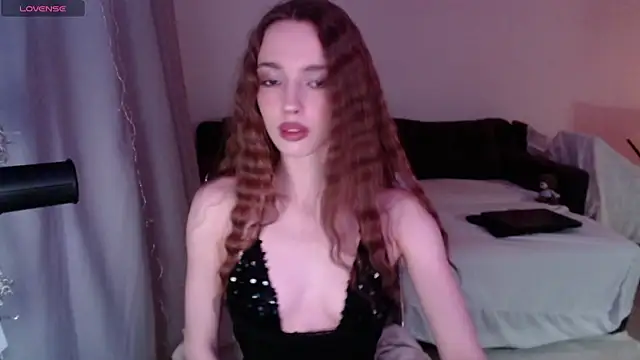 Snapshot of Weeissy chatting on 03.04.25 Weeissy online show from 03.04.25