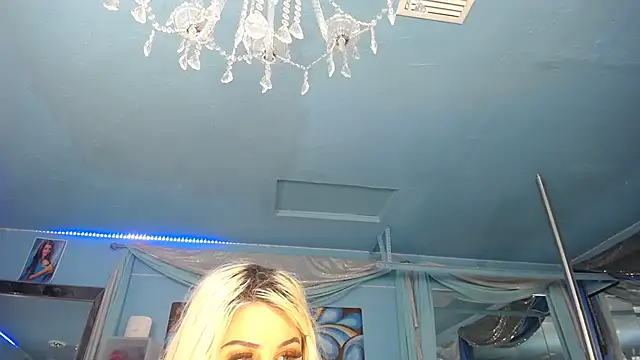 ADRIANNA FOX online show from 04.23.26