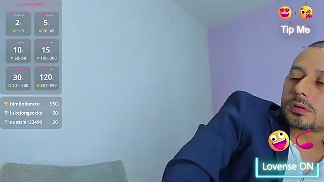 jhonyalzate2 online show from 12.14.24