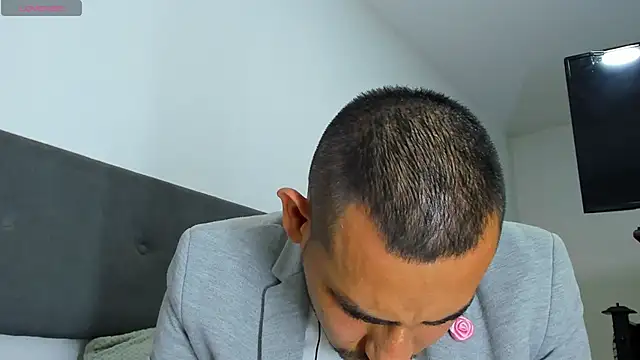 jhonyalzate2 online show from 03.04.25