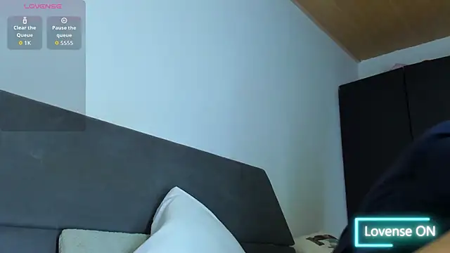 jhonyalzate2 online show from 11.13.25