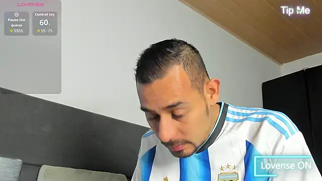Snapshot of jhonyalzate2 chatting on 05.04.26 jhonyalzate2 online show from 05.04.26