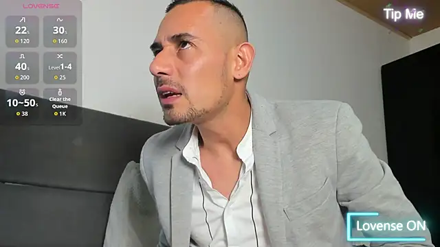 Snapshot of jhonyalzate2 chatting on 05.21.26 jhonyalzate2 online show from 05.21.26