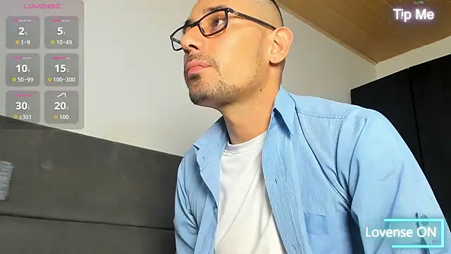 Snapshot of jhonyalzate2 chatting on 05.22.26 jhonyalzate2 online show from 05.22.26