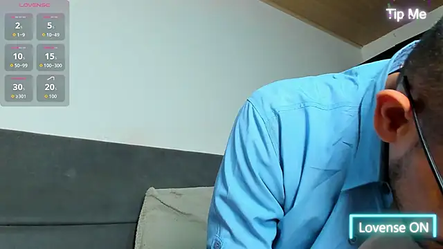 Snapshot of jhonyalzate2 chatting on 06.17.26 jhonyalzate2 online show from 06.17.26