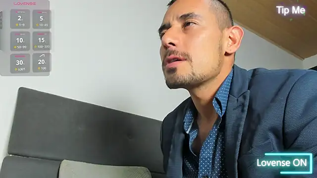 Snapshot of jhonyalzate2 chatting on 06.19.26 jhonyalzate2 online show from 06.19.26
