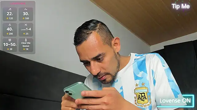 Snapshot of jhonyalzate2 chatting on 07.19.26 jhonyalzate2 online show from 07.19.26