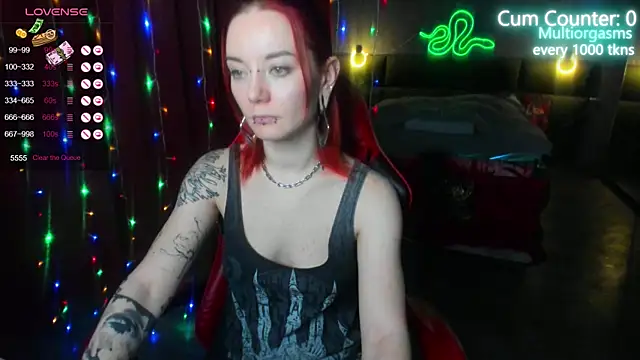 MaxPhoenixx online show from 02.21.25