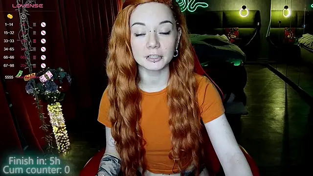 MaxPhoenixx online show from 10.30.25