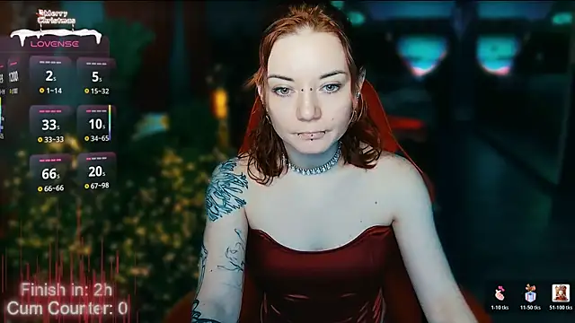 Snapshot of MaxPhoenixx chatting on 12.21.25 MaxPhoenixx online show from 12.21.25