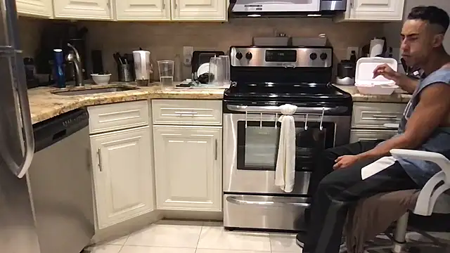 BigGuyMuscle online show from 09.16.25