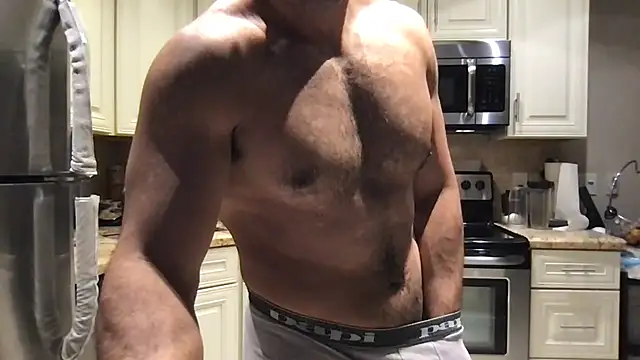 Snapshot of BigGuyMuscle chatting on 06.13.26 BigGuyMuscle online show from 06.13.26