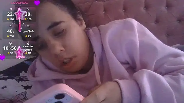 Snapshot of annarose19 chatting on 06.25.26 annarose19 online show from 06.25.26
