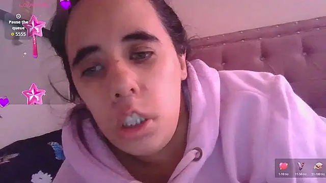 Snapshot of annarose19 chatting on 06.26.26 annarose19 online show from 06.26.26