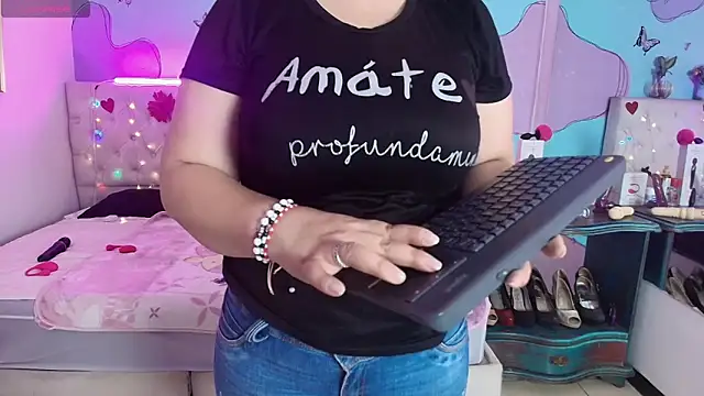 Zaly mature online show from 05.11.26