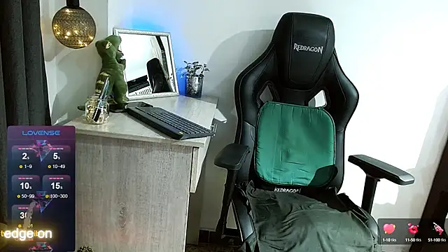 Snapshot of piter_berlin chatting on 02.26.25 piter berlin online show from 02.26.25