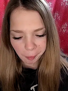 Snapshot of Zuli_Kiska chatting on 01.05.26 Zuli Kiska online show from 01.05.26