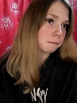 Snapshot of Zuli_Kiska chatting on 01.08.26 Zuli Kiska online show from 01.08.26