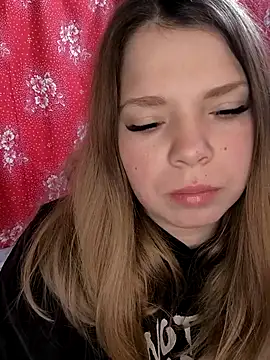 Snapshot of Zuli_Kiska chatting on 02.07.26 Zuli Kiska online show from 02.07.26