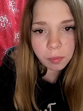 Snapshot of Zuli_Kiska chatting on 02.22.26 Zuli Kiska online show from 02.22.26