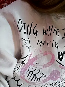 Snapshot of Zuli_Kiska chatting on 03.10.26 Zuli Kiska online show from 03.10.26