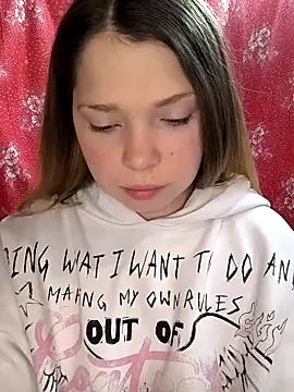 Snapshot of Zuli_Kiska chatting on 03.23.26 Zuli Kiska online show from 03.23.26