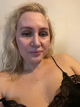 YourBlondee online show from 01.14.26