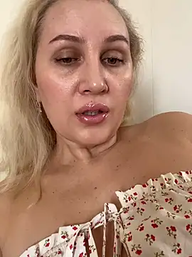 YourBlondee online show from 03.11.26