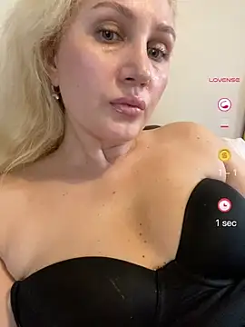 YourBlondee online show from 05.08.26