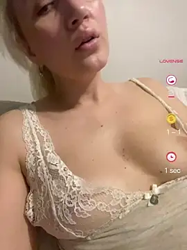 YourBlondee online show from 06.08.26