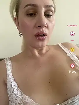 YourBlondee online show from 06.09.26
