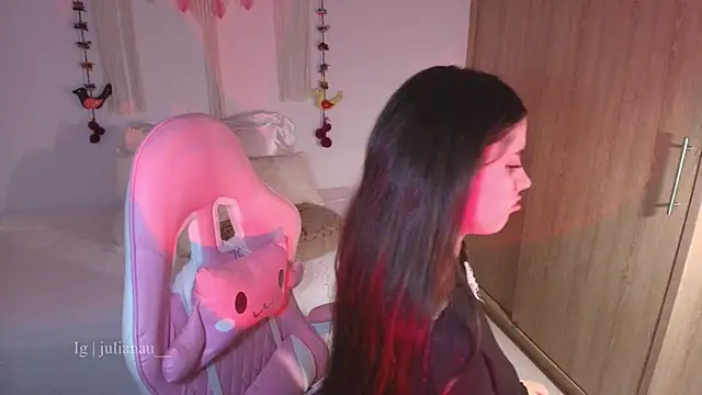 iriswest  online show from 03.10.26