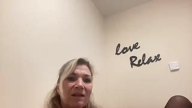 Snapshot of Jolandexxx chatting on 11.01.25 Jolandexxx online show from 11.01.25