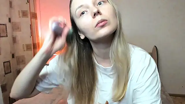 Vivian Davis online show from 03.06.25