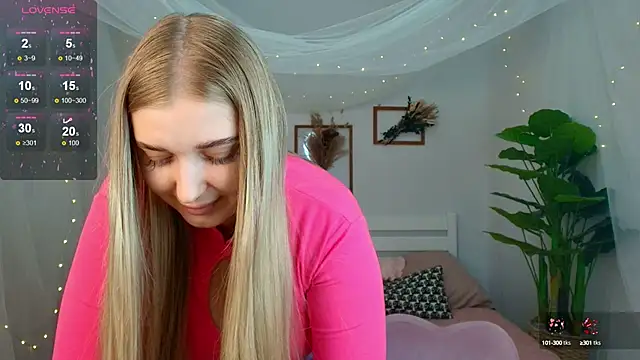 Adr1ana  online show from 03.19.25