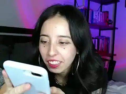 Snapshot of babyluna_8_8 chatting on 12.12.24 babyluna 8 8 online show from 12.12.24