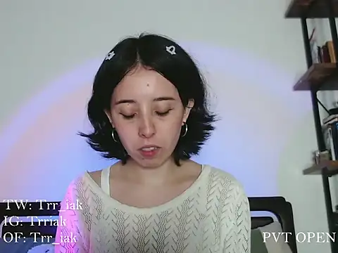 Snapshot of babyluna_8_8 chatting on 11.21.25 babyluna 8 8 online show from 11.21.25